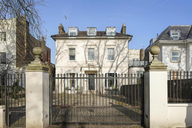 The Manor 22