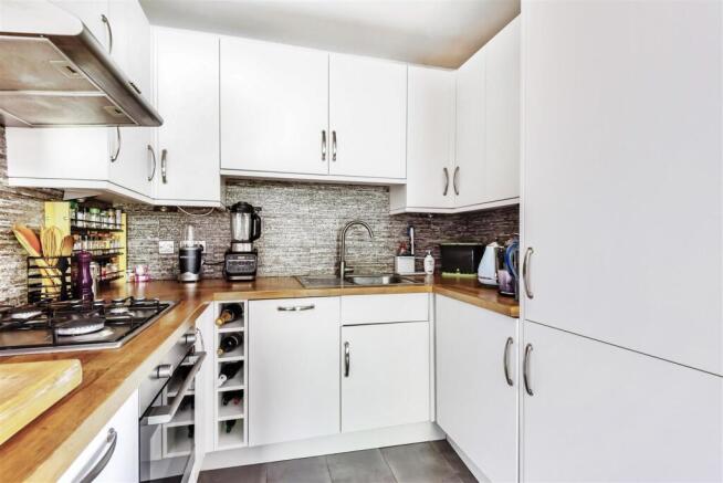 Kitchen (2).jpg