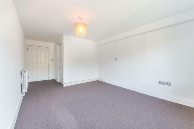 2 Bedroom Flat For Sale In Aston Court Queens Drive