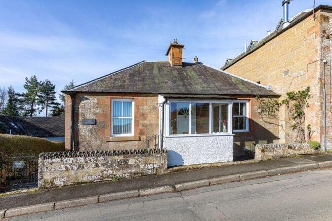 Stables Cottage, Hoebridge Road East,...