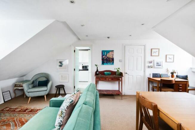 Flat 5, 28, Upper East Hayes Bath, BA1 6LP-7.jpg