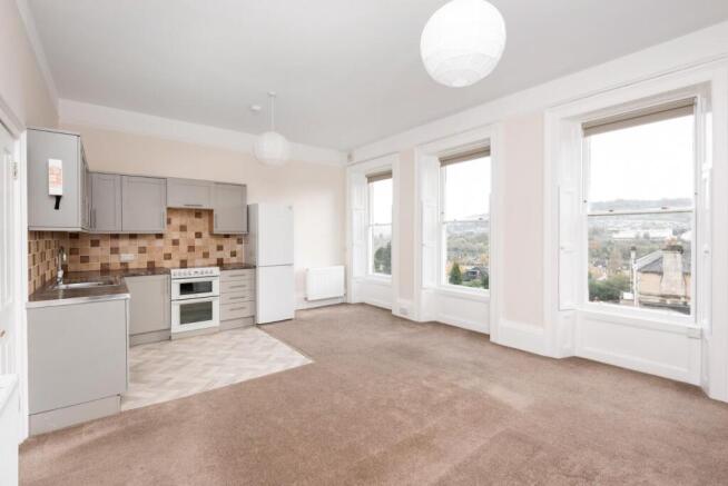 First Floor Flat, 2 Beaufort Villas, Bath, BA1 6LY