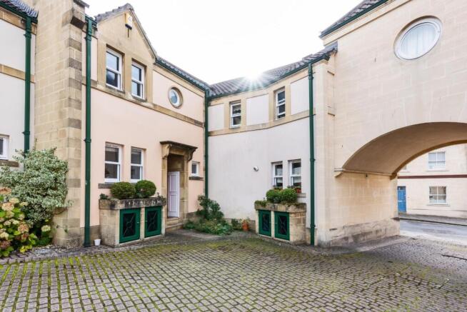 7 Circus Mews, Bath, BA1 2PW-1.jpg