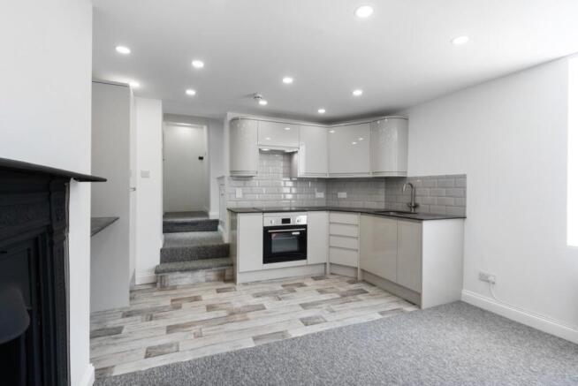 Flat 5, 1 Lower East Hayes Bath, BA1 6AN-4.jpg