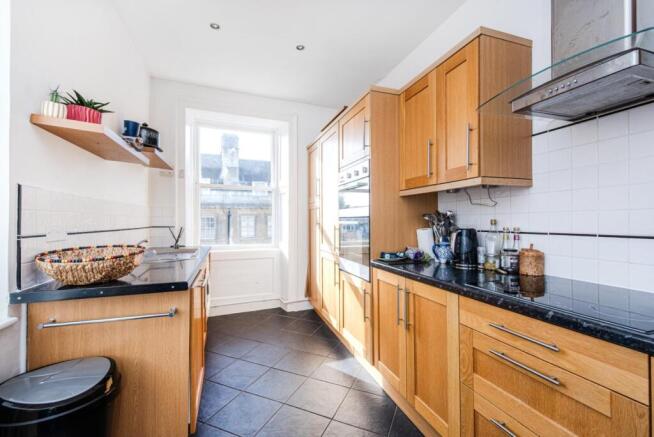 Kitchen 2.jpg