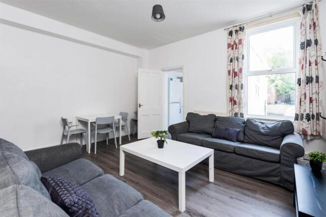 10 St Peters Terrace-2.jpg