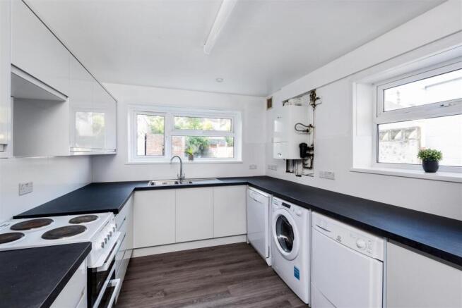 10 St Peters Terrace-3.jpg