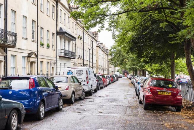 Flat 4, 6 Kensington Place, Bath, BA1 6AW-1.jpg
