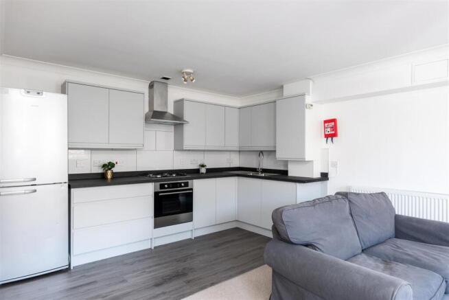 4 Albany Court-5.jpg