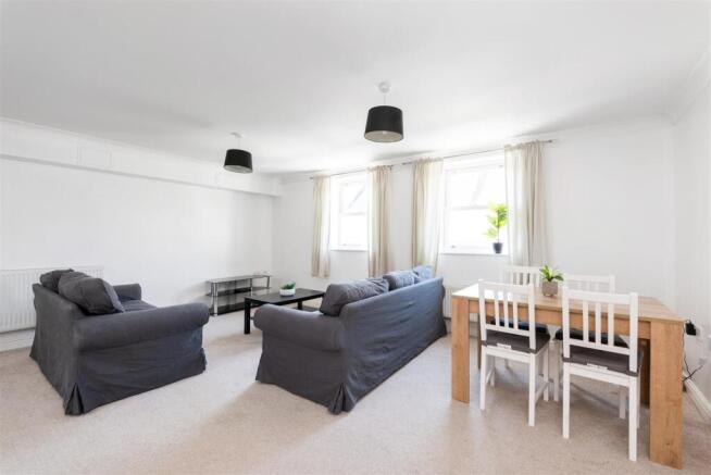 4 Albany Court-2.jpg