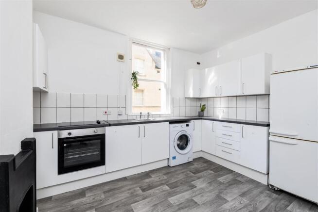 Upper Maisonette, 4 Lime Grove-2.jpg