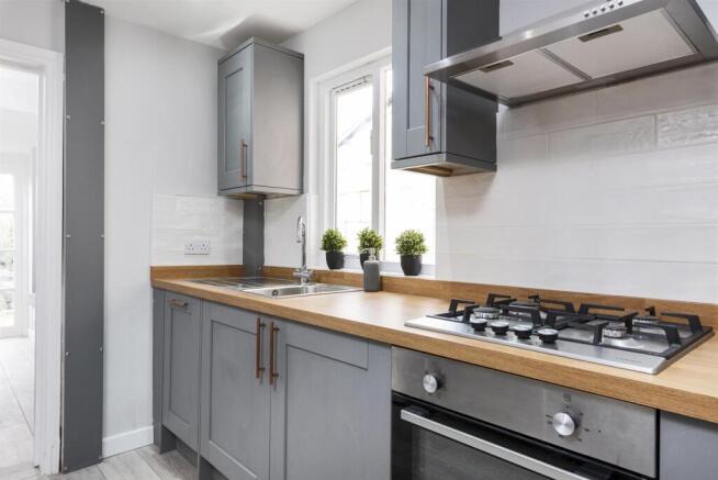 53 Lower Bristol Road, BA2 3BE-10.jpg