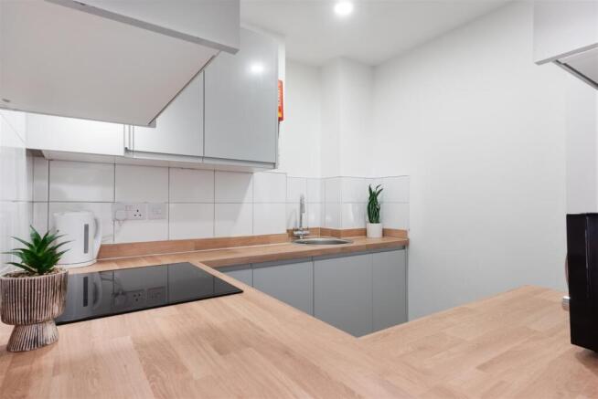 F2 120 Walcot Street-9.jpg