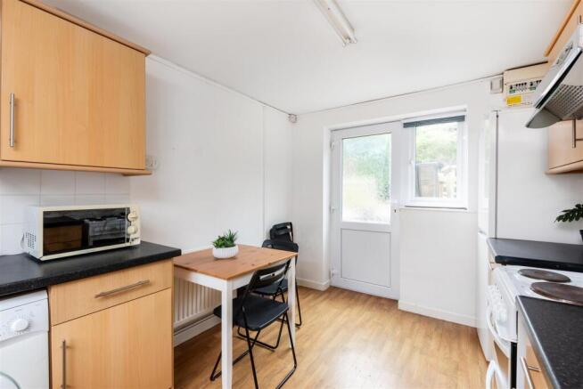 7 Twerton Farm Close-5.jpg