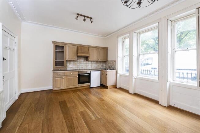 Flat 4, 6 Kensington Place, Bath, BA1 6AW-5.jpg
