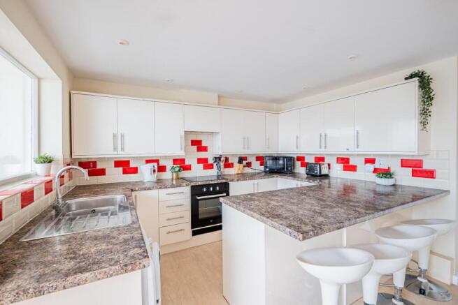 6 Stanway Close BA2 2UR-15.jpg