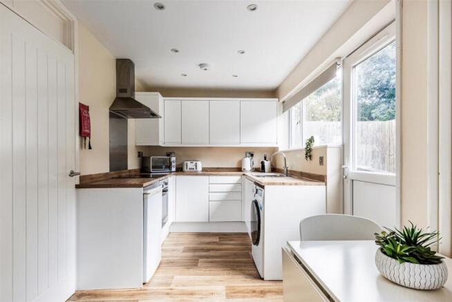 17 Windrush Close, Bath BA2 1PL-4.jpg