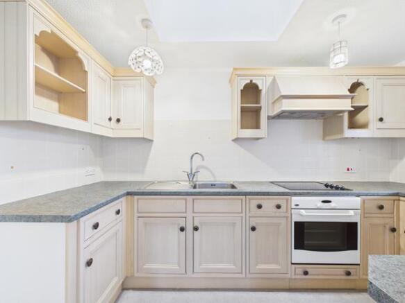 CAM01790G0-PR0290-STILL011