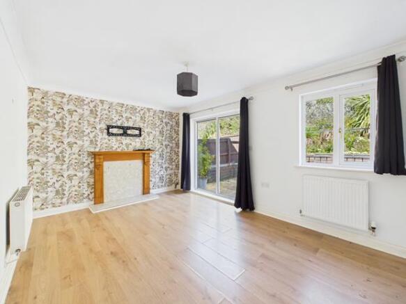 CAM01790G0-PR0172-STILL007