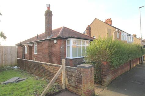 Kenneth Road, Round Green, Luton, Bedfordshire, LU2 0LE