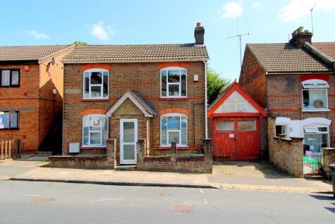 Winsdon Road, South Luton, Luton, Bedfordshire, LU1 5JT