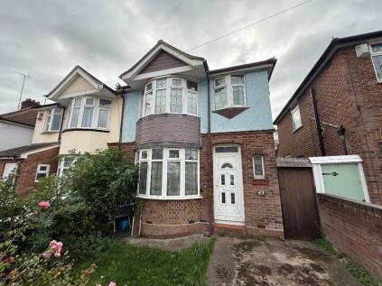 Meyrick Avenue, South Luton, Luton, Bedfordshire, LU1 5JN