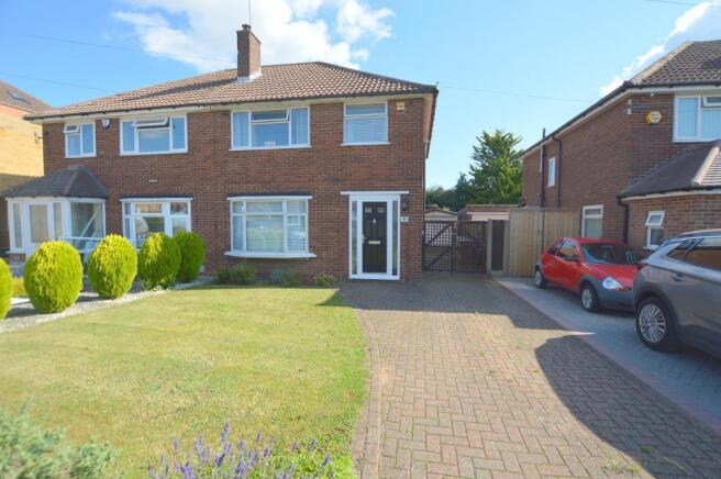 3 Bedroom Semi Detached House For Sale In Crowland Road Putteridge