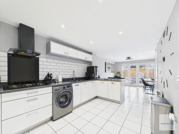 CAM03394G0-PR0329...