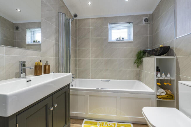 Omar Alderney Bat...