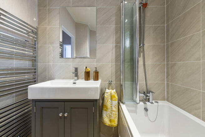 Omar Alderney Bat...