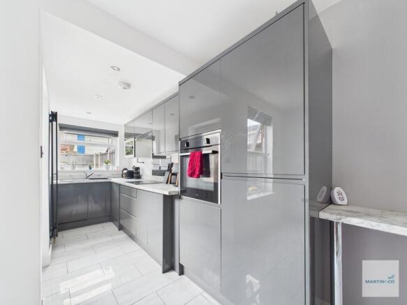 CAM03394G0-PR0376...