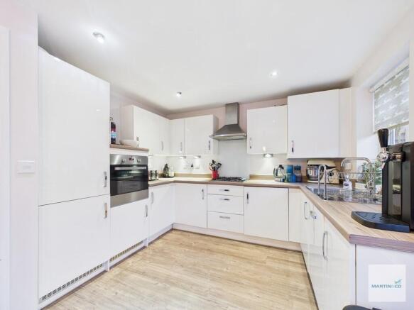 CAM03394G0-PR0427...