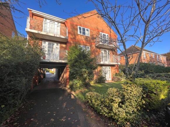 One bedroom ground floor flat