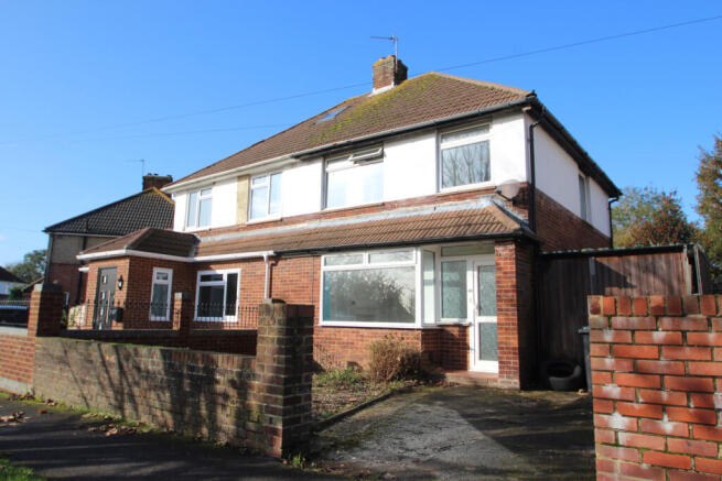 3 bed semi-detached house to rent Coach Road, Ham
