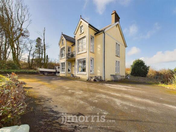 CAM03686G0-PR0256-STILL004.jpg