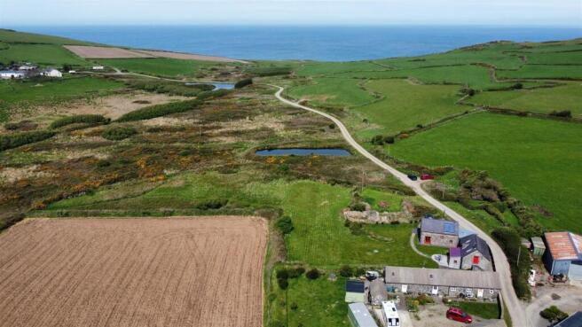 Ysgubor Trehysbys,, Rhodiad y Brenin St. Davids, H