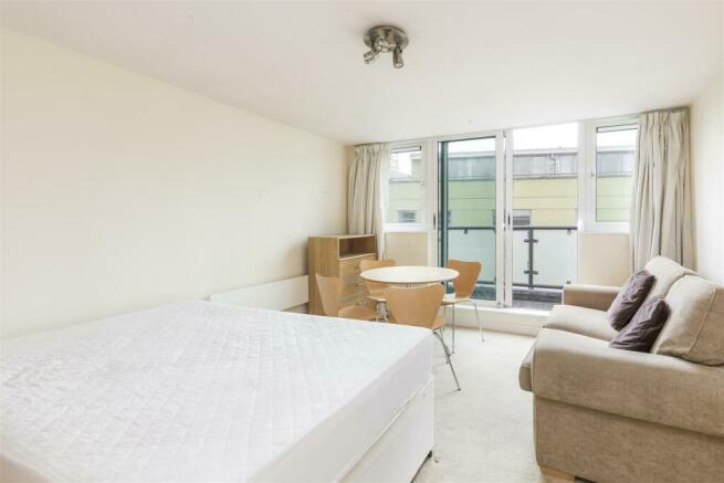 Lettings Fulham Farm ClosE- Bedroom Reception.jpg