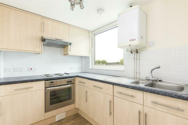 Lettings Fulham Farm Close  - Kitchen.jpg