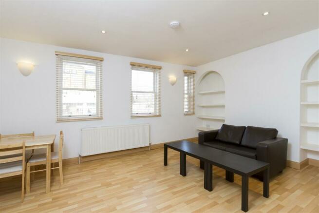 Lettings Brook Green Barb Mews FFF - Reception.jpg