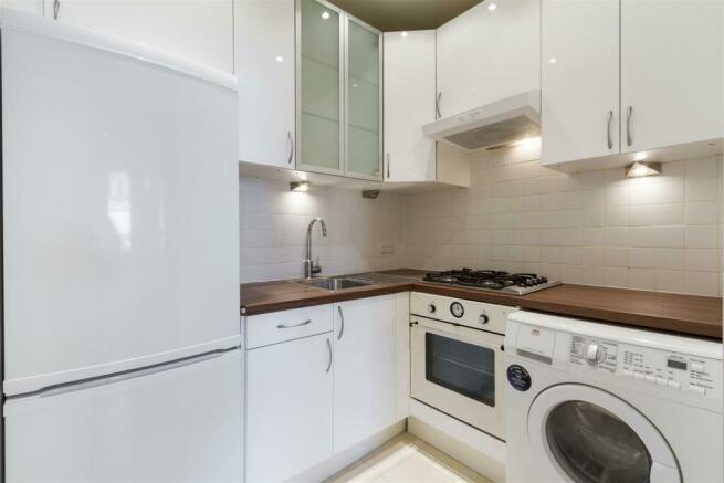 Lettings Brook Green Barb Mews FFF - Kitchen.jpg