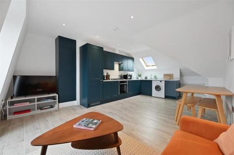 Bloemfontein Road, London W12