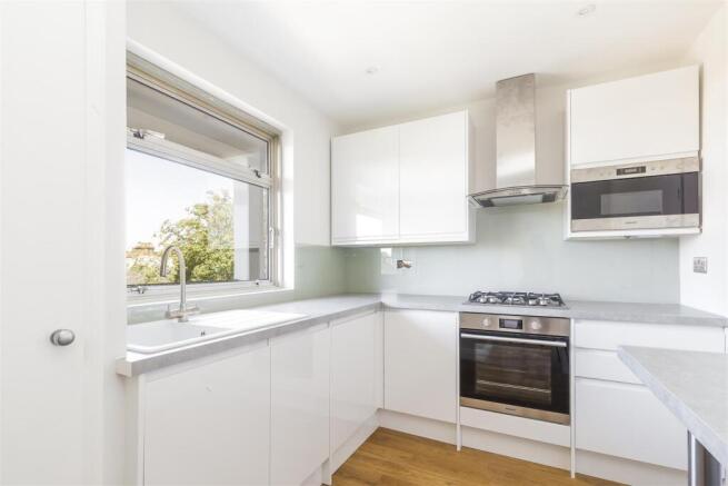 Lettings Southfields Lainson Street  - Kitchen.jpg