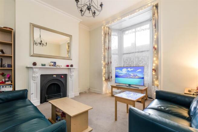 Lettings Hammersmith Minford Gardens - Reception.j