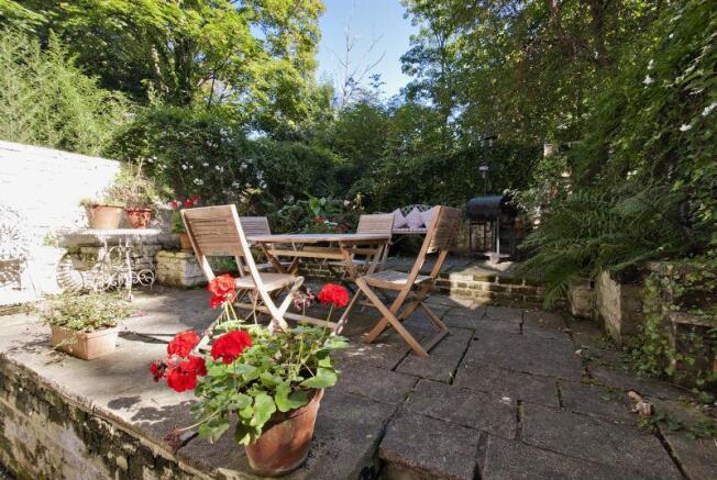Lettings Hammersmith Sinclair Road  - Garden.jpg