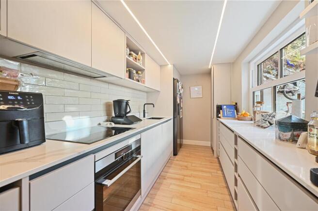 FB - Banim Street - Kitchen3 (1).JPG