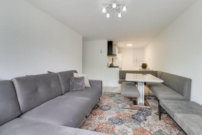 LOUNGE TO KIT