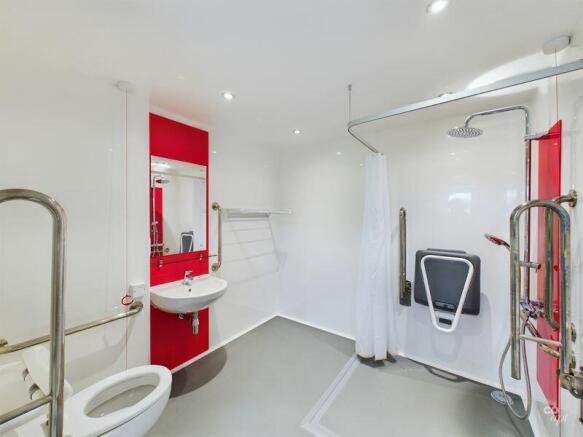 platamium bathroom 