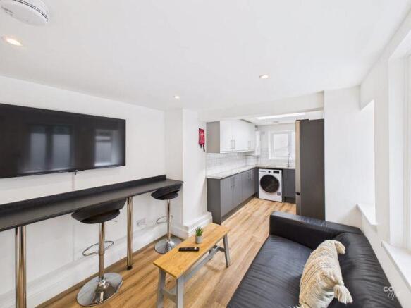 KITCHEN  AND LVING ROOM