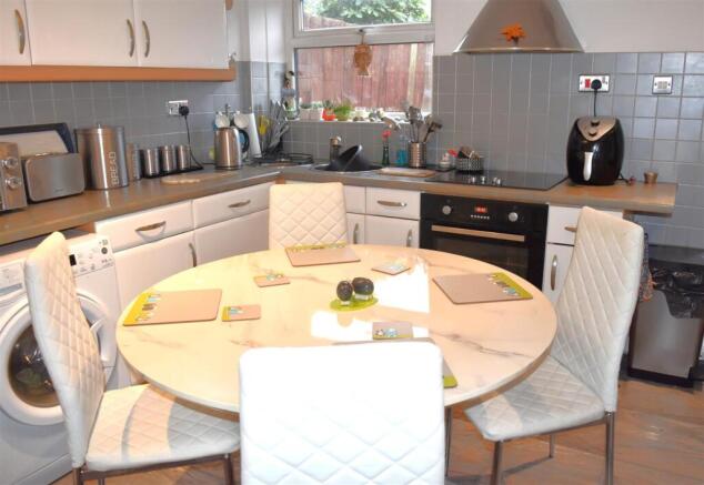 KITCHEN DINING ROOM