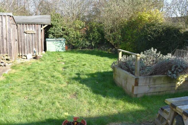 ENCLOSED REAR GARDEN